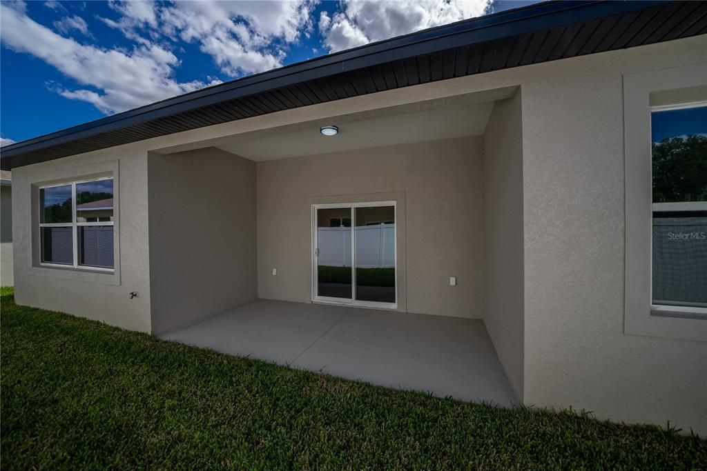 Active With Contract: $354,900 (3 beds, 2 baths, 1876 Square Feet)