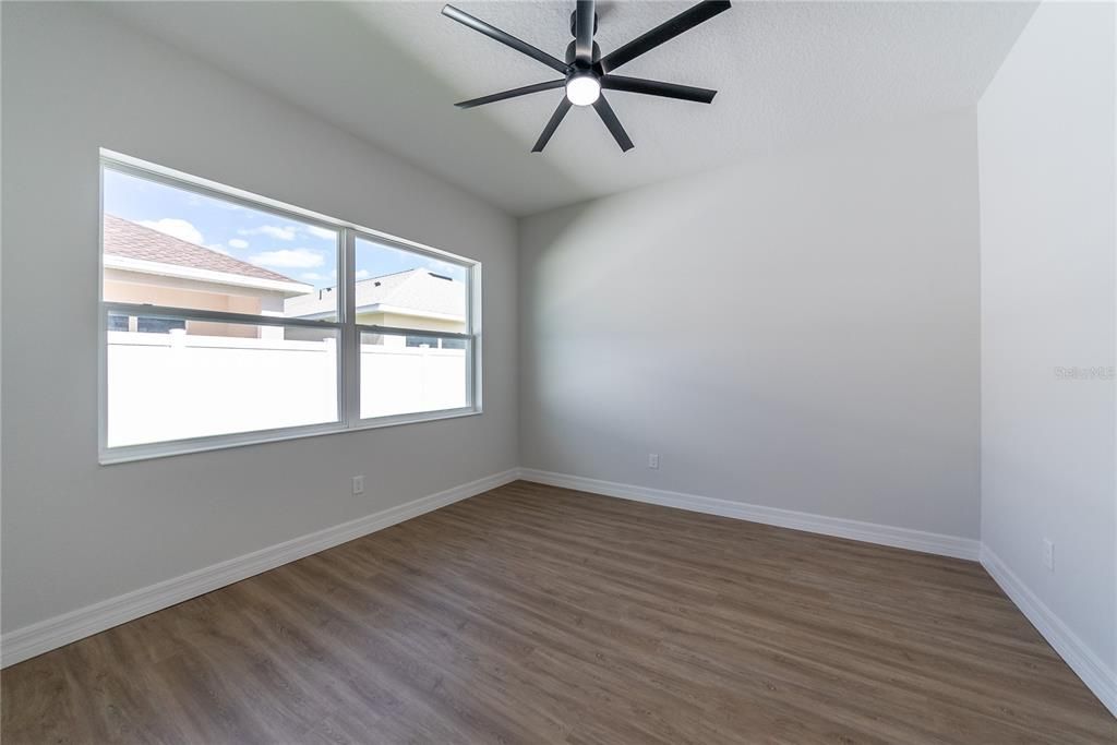 Active With Contract: $354,900 (3 beds, 2 baths, 1876 Square Feet)