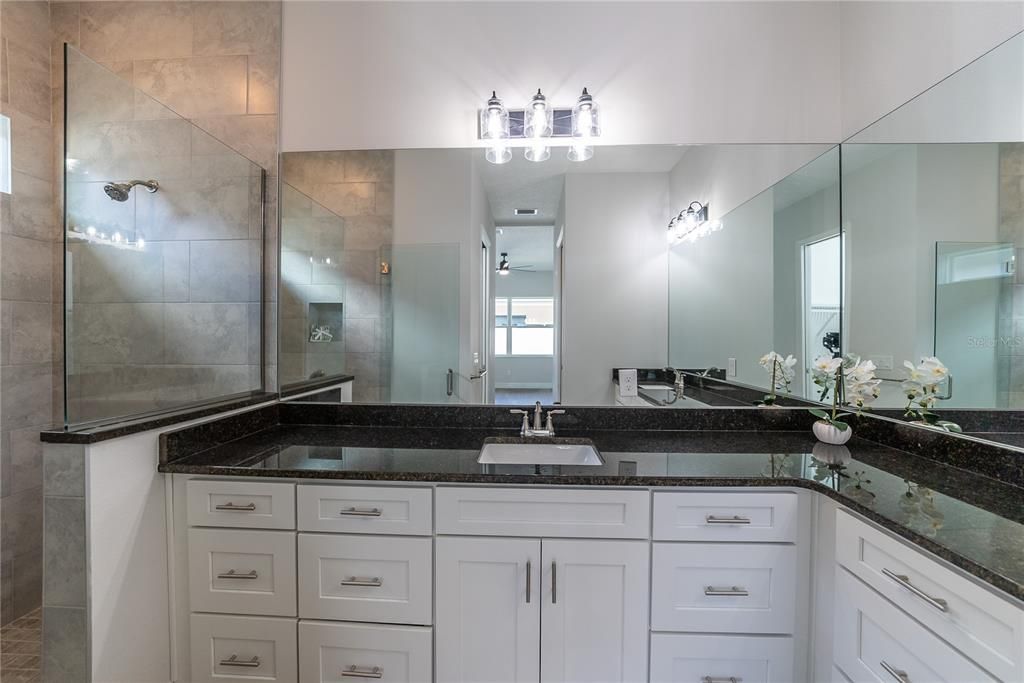 Active With Contract: $354,900 (3 beds, 2 baths, 1876 Square Feet)