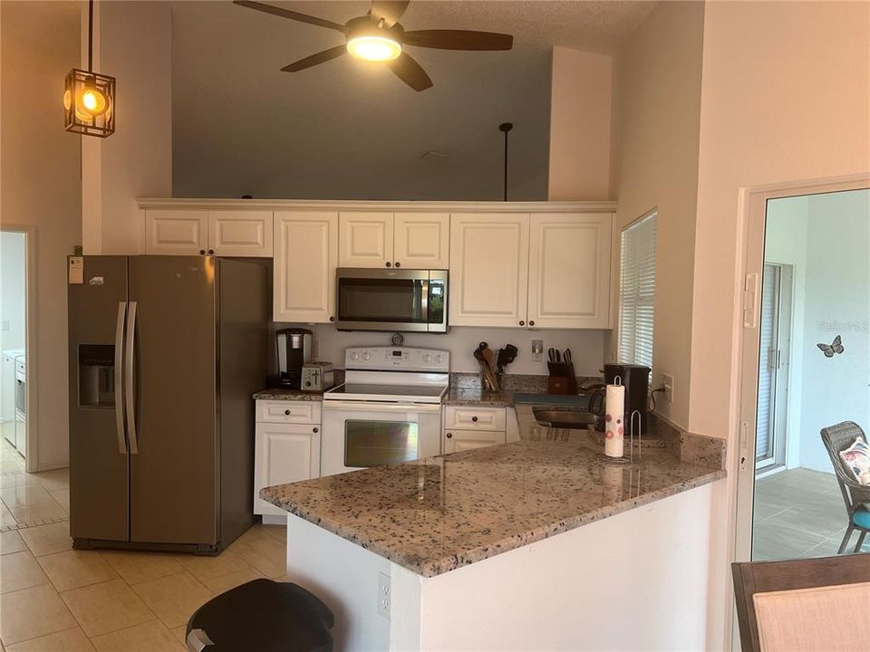 Active With Contract: $2,350 (2 beds, 2 baths, 1490 Square Feet)