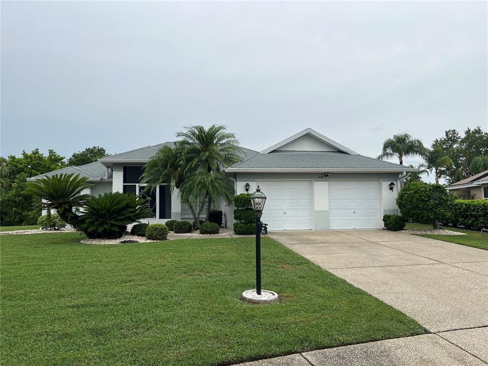 Active With Contract: $2,350 (2 beds, 2 baths, 1490 Square Feet)