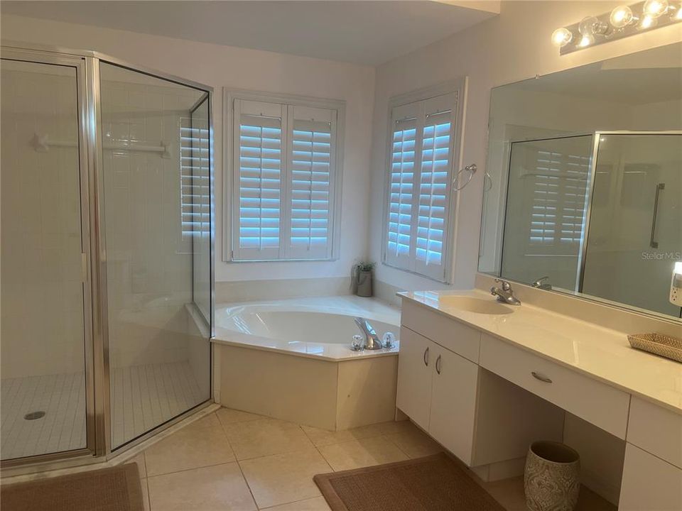 Active With Contract: $2,350 (2 beds, 2 baths, 1490 Square Feet)