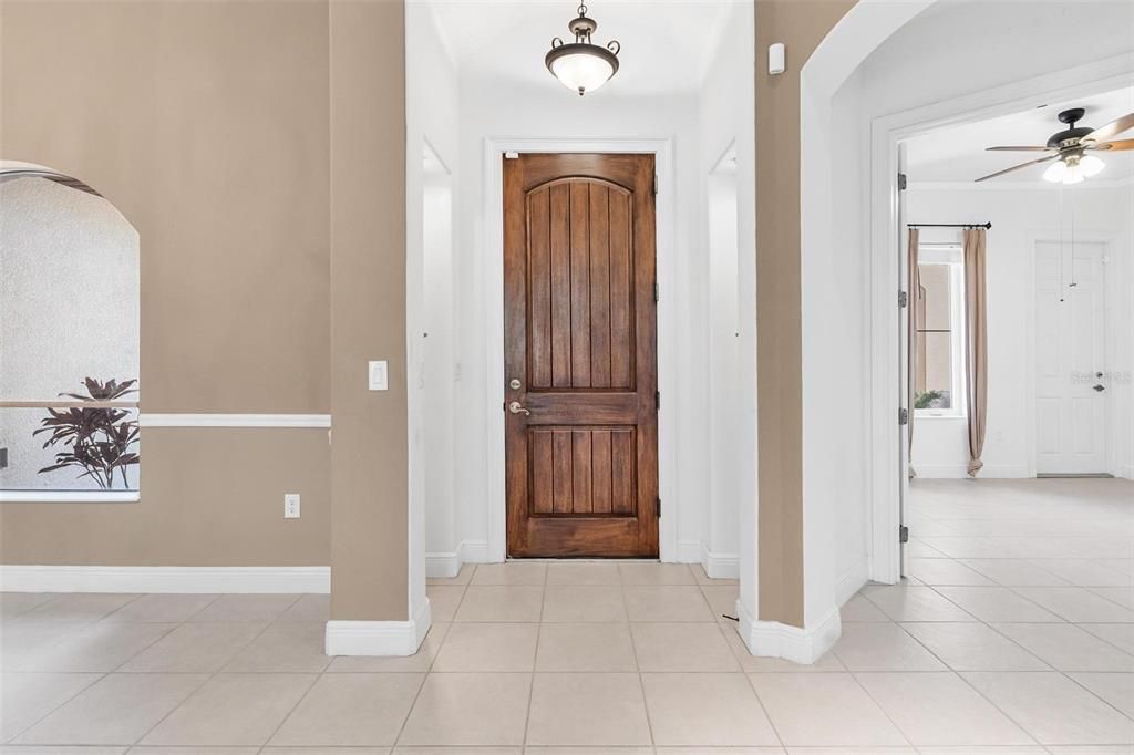 合同活跃: $399,900 (4 贝兹, 2 浴室, 2322 平方英尺)