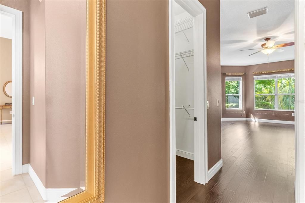 合同活跃: $399,900 (4 贝兹, 2 浴室, 2322 平方英尺)