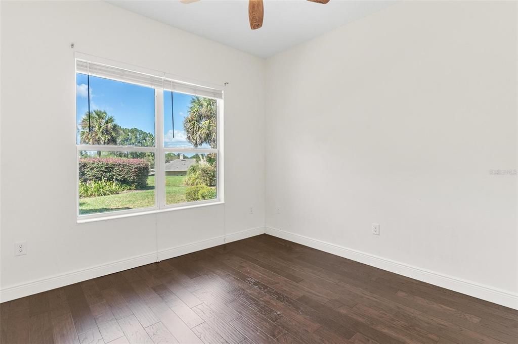 合同活跃: $399,900 (4 贝兹, 2 浴室, 2322 平方英尺)