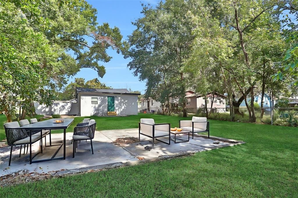 For Sale: $268,999 (2 beds, 1 baths, 912 Square Feet)