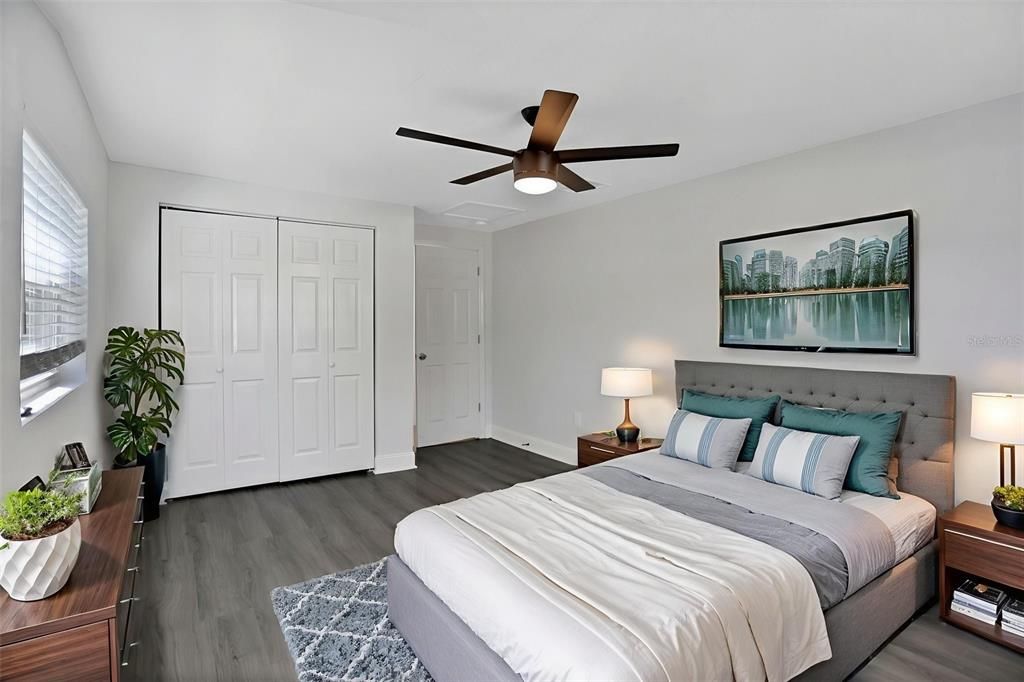 For Sale: $268,999 (2 beds, 1 baths, 912 Square Feet)