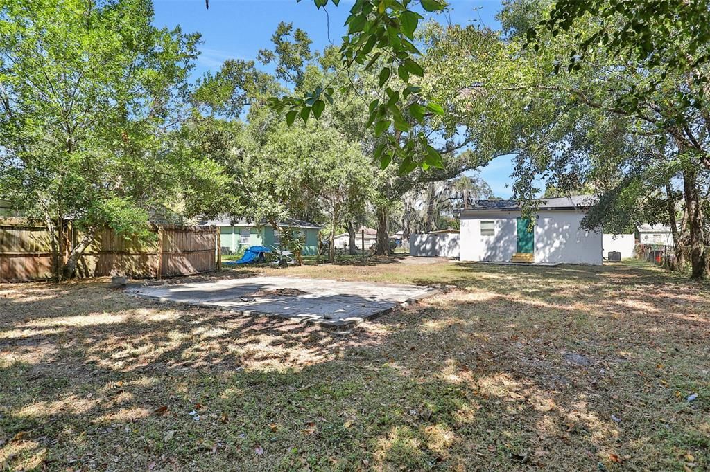 For Sale: $268,999 (2 beds, 1 baths, 912 Square Feet)