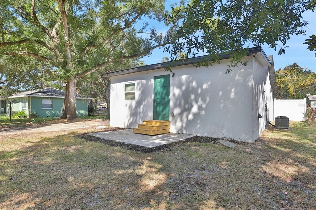 For Sale: $268,999 (2 beds, 1 baths, 912 Square Feet)