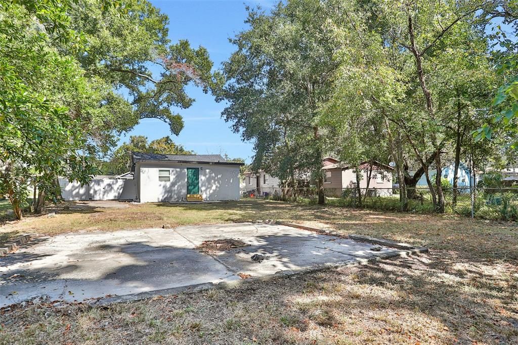 For Sale: $268,999 (2 beds, 1 baths, 912 Square Feet)