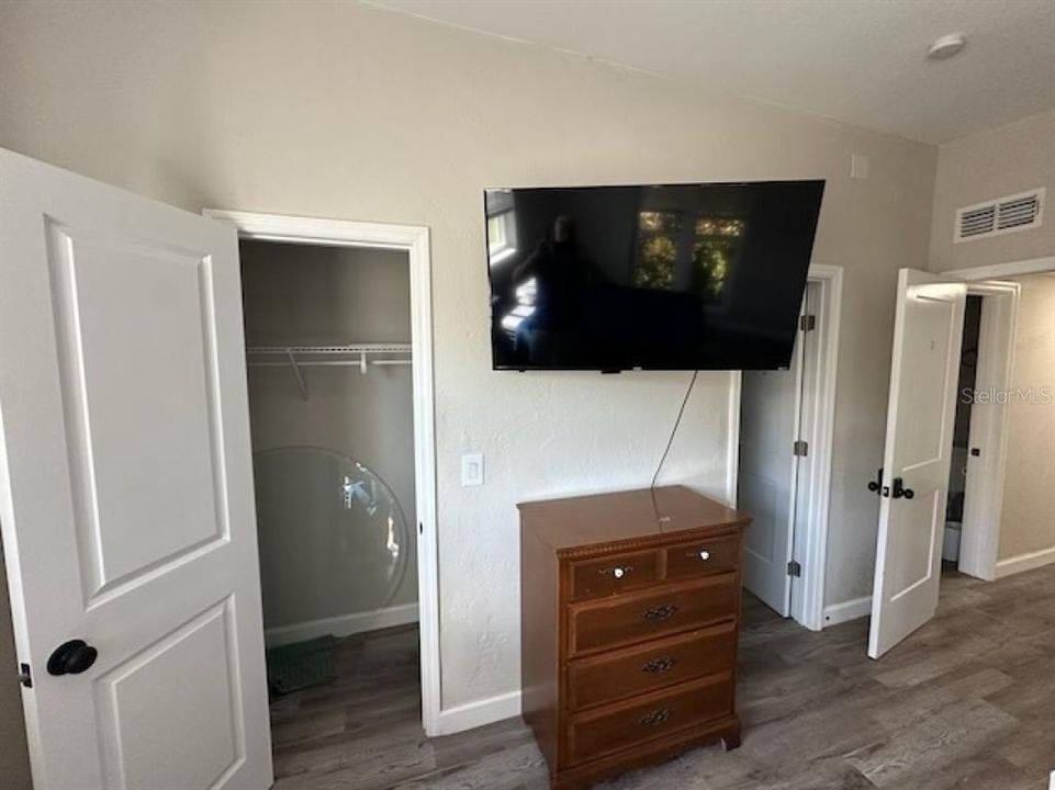 待售: $379,000 (4 贝兹, 0 浴室, 1748 平方英尺)