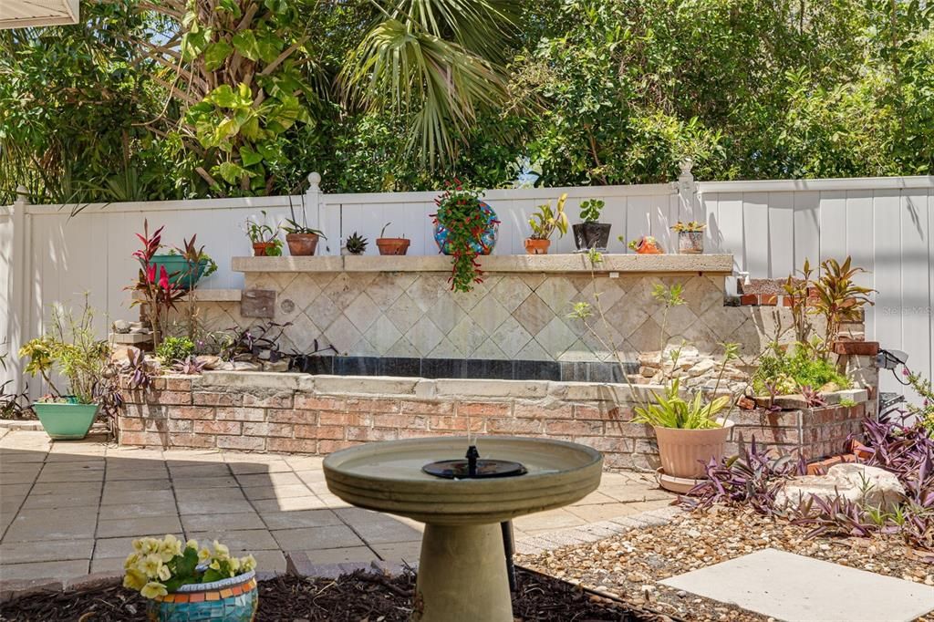 Active With Contract: $400,000 (3 beds, 2 baths, 1670 Square Feet)