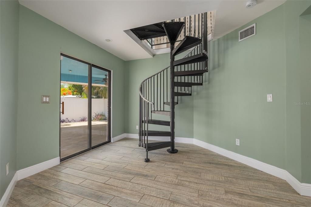 Active With Contract: $400,000 (3 beds, 2 baths, 1670 Square Feet)