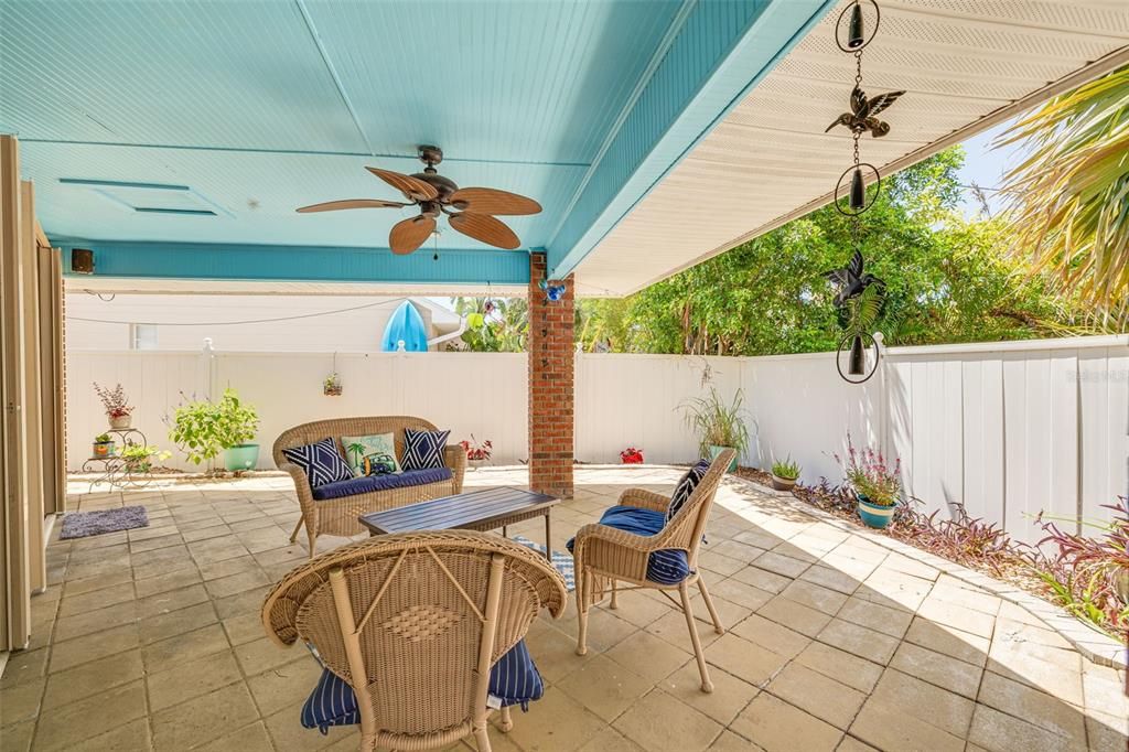 Active With Contract: $400,000 (3 beds, 2 baths, 1670 Square Feet)