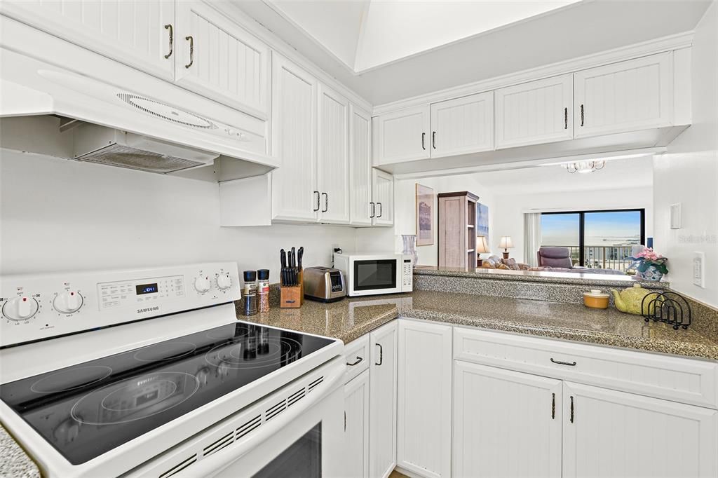 На продажу: $595,000 (2 спален, 2 ванн, 1145 Квадратных фут)