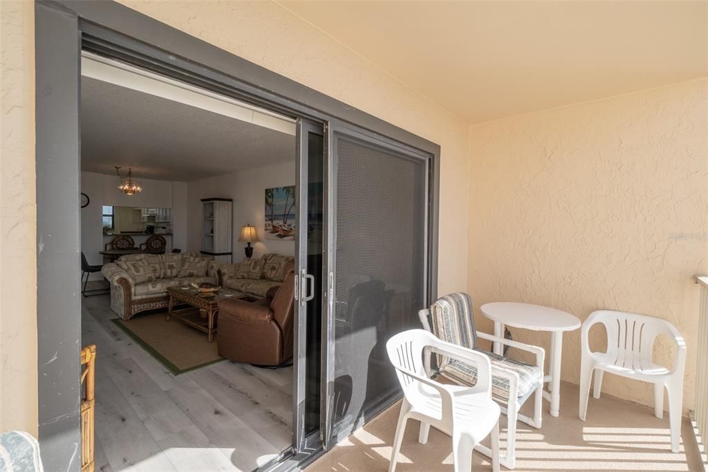 На продажу: $595,000 (2 спален, 2 ванн, 1145 Квадратных фут)