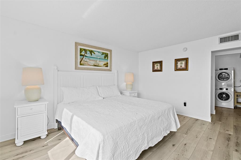 На продажу: $595,000 (2 спален, 2 ванн, 1145 Квадратных фут)