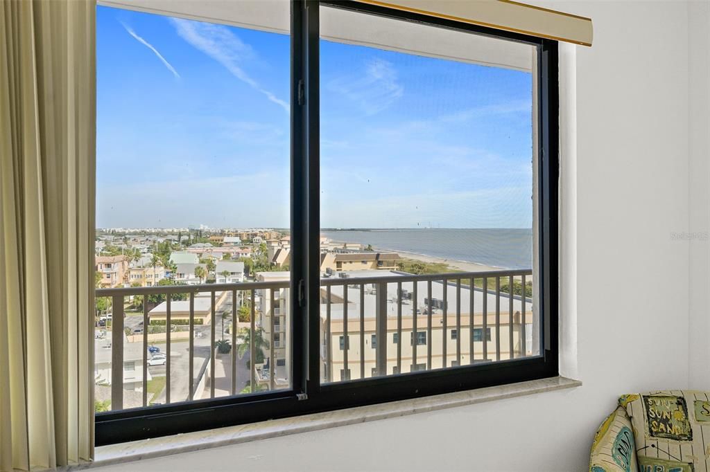 На продажу: $595,000 (2 спален, 2 ванн, 1145 Квадратных фут)