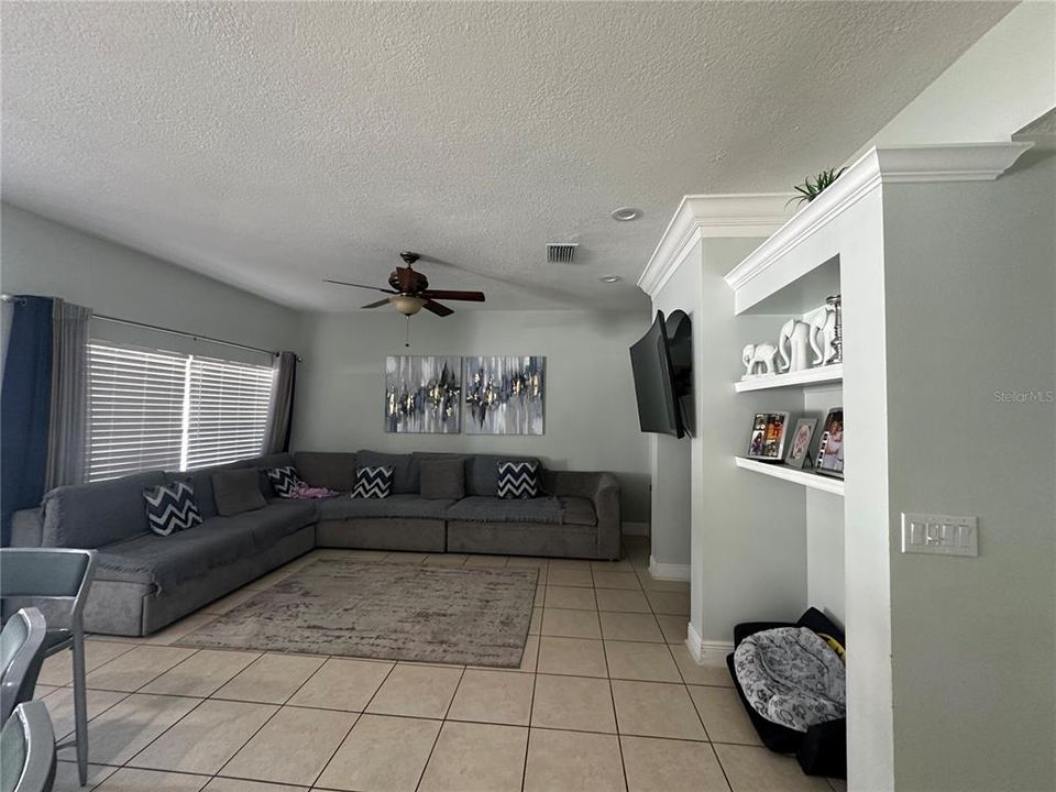 Active With Contract: $470,000 (4 beds, 3 baths, 2586 Square Feet)