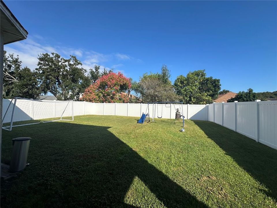 Active With Contract: $470,000 (4 beds, 3 baths, 2586 Square Feet)