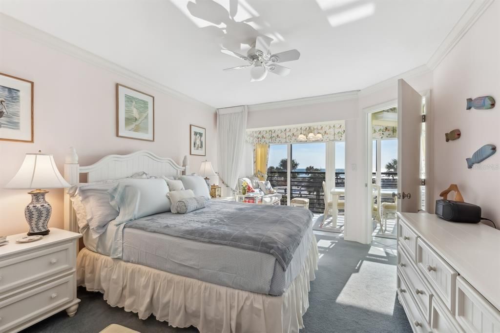 待售: $895,000 (1 贝兹, 1 浴室, 750 平方英尺)