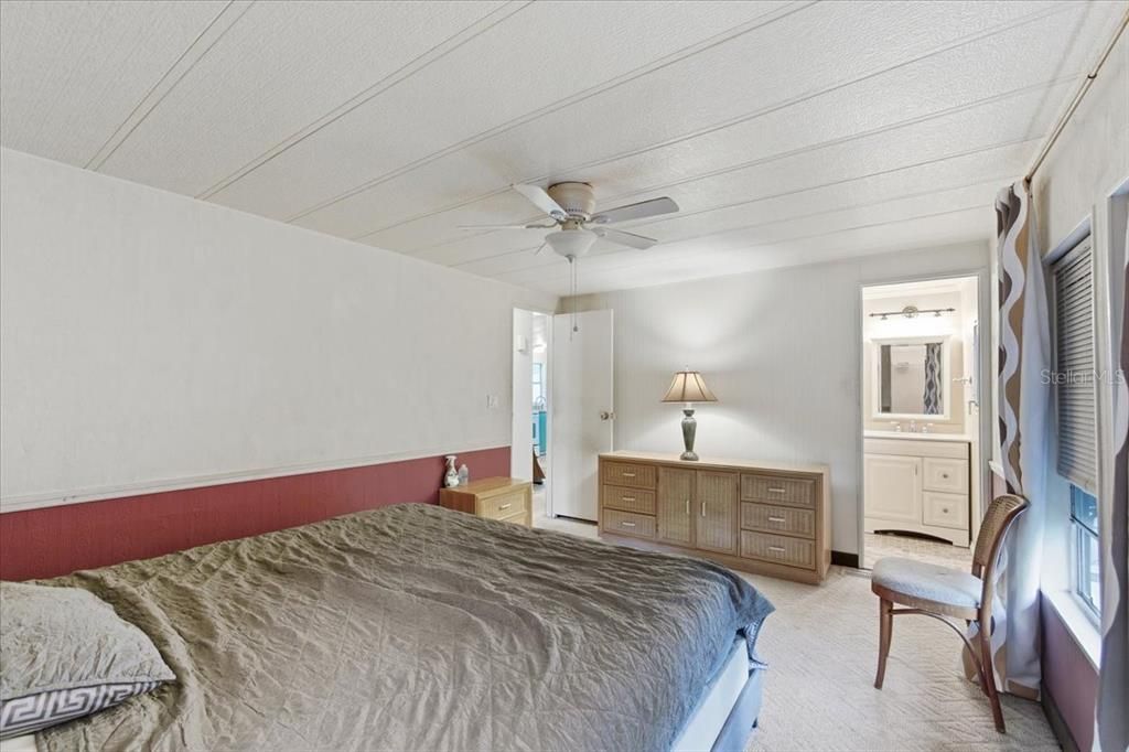 For Sale: $170,000 (2 beds, 2 baths, 1416 Square Feet)