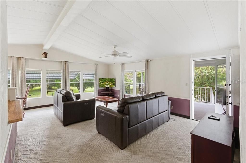 For Sale: $170,000 (2 beds, 2 baths, 1416 Square Feet)