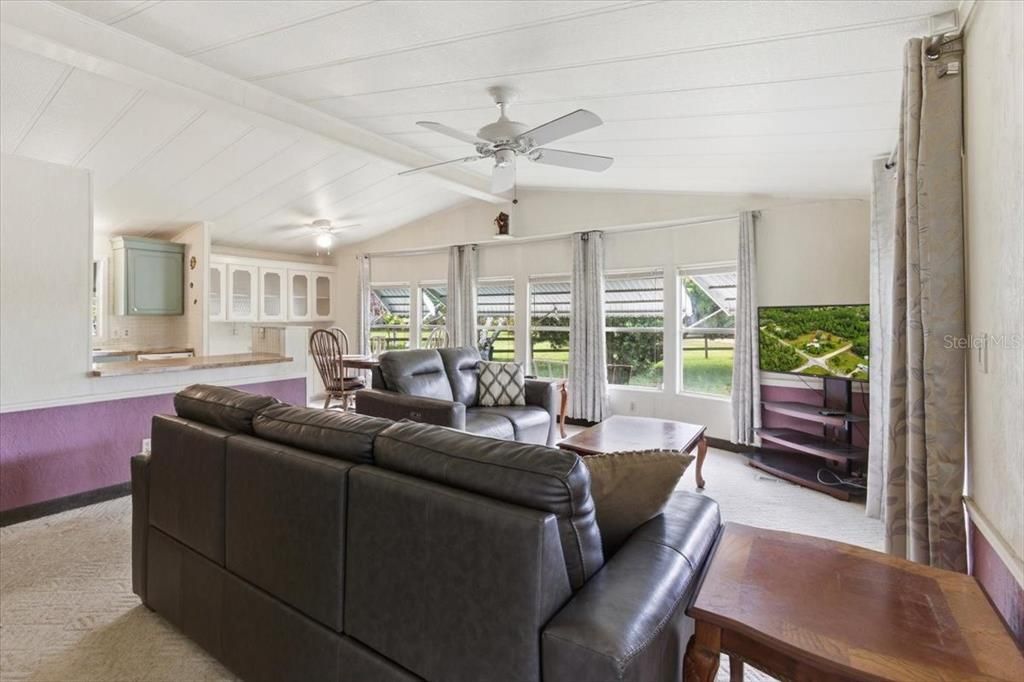 For Sale: $170,000 (2 beds, 2 baths, 1416 Square Feet)