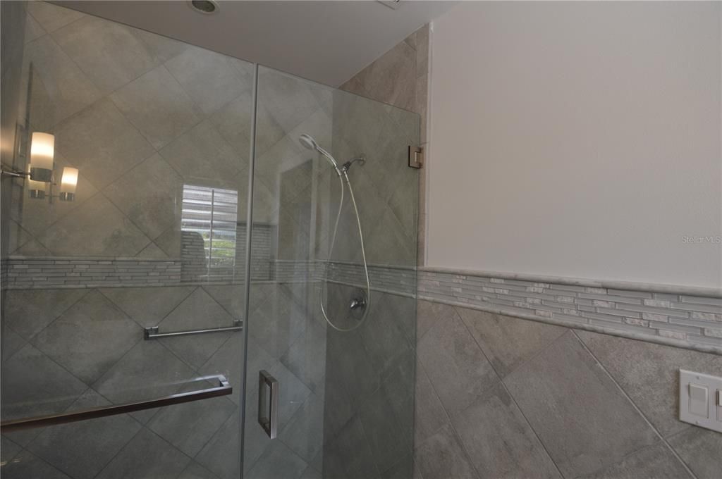 На продажу: $350,000 (3 спален, 2 ванн, 1300 Квадратных фут)