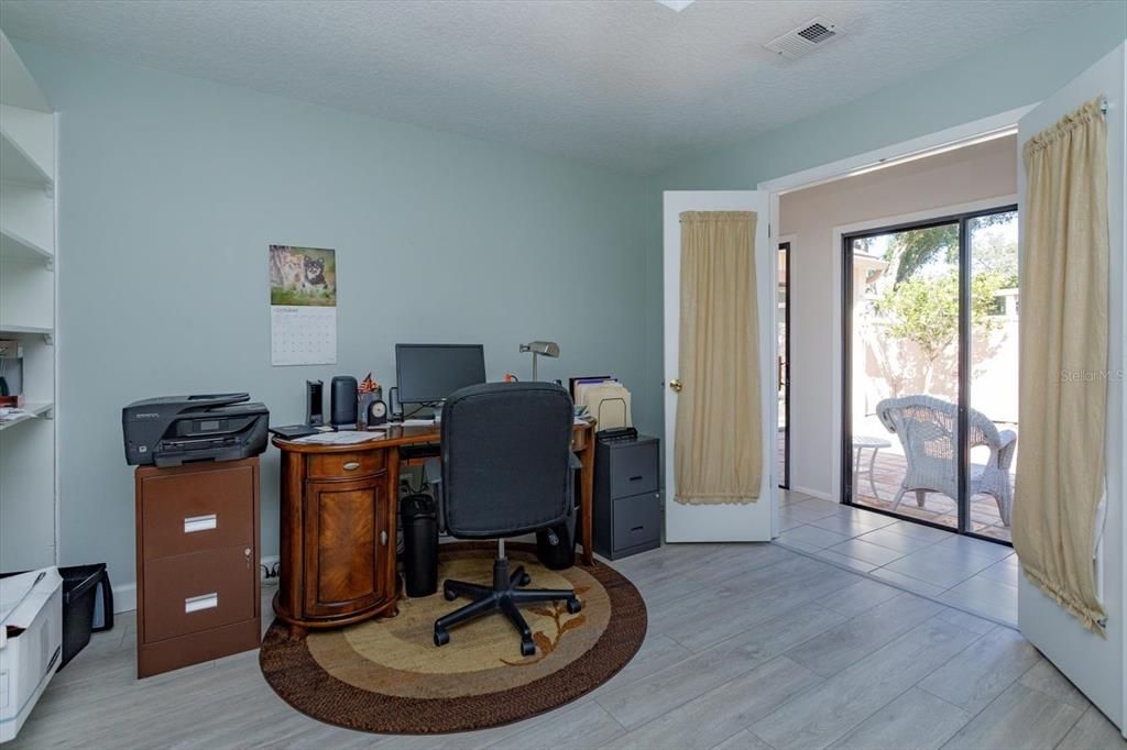 На продажу: $350,000 (3 спален, 2 ванн, 1300 Квадратных фут)