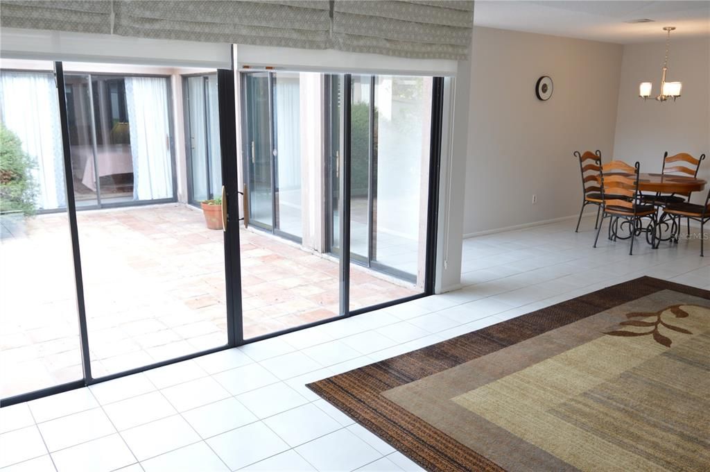 На продажу: $350,000 (3 спален, 2 ванн, 1300 Квадратных фут)