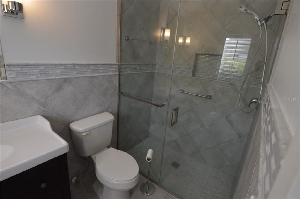 На продажу: $350,000 (3 спален, 2 ванн, 1300 Квадратных фут)