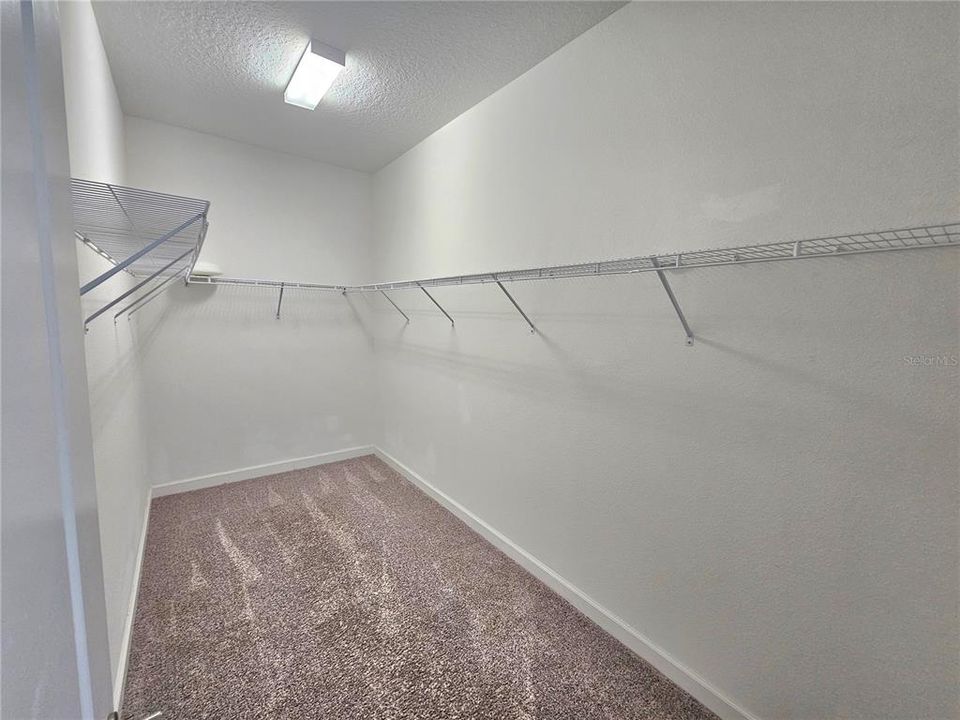 For Sale: $550,000 (4 beds, 3 baths, 2166 Square Feet)