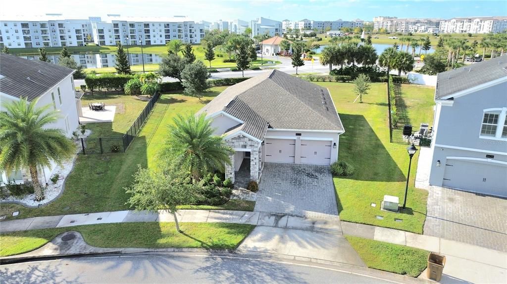 For Sale: $550,000 (4 beds, 3 baths, 2166 Square Feet)