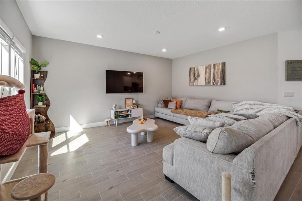 待售: $410,000 (3 贝兹, 2 浴室, 1548 平方英尺)