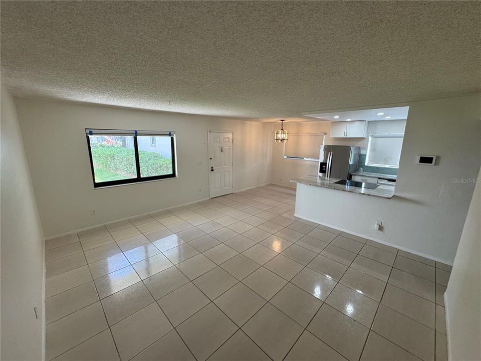 For Sale: $189,900 (2 beds, 2 baths, 906 Square Feet)