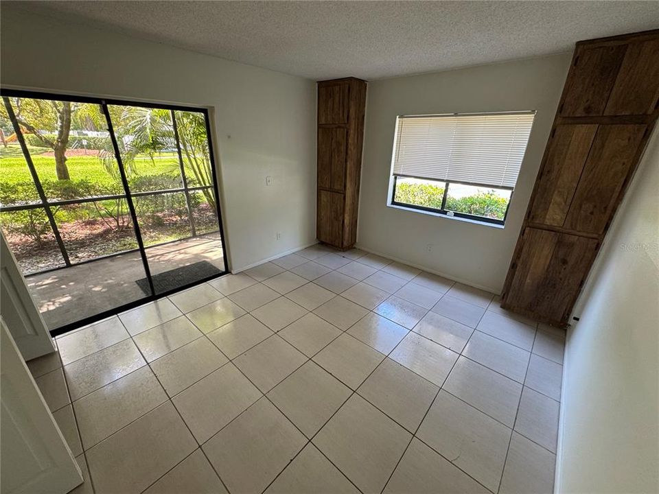 For Sale: $189,900 (2 beds, 2 baths, 906 Square Feet)