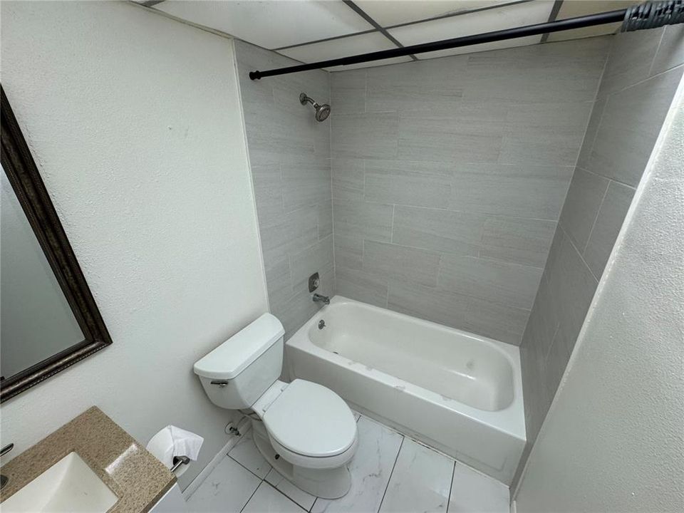 For Sale: $189,900 (2 beds, 2 baths, 906 Square Feet)