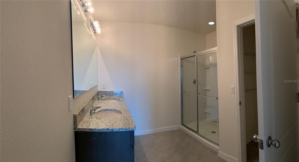 For Rent: $2,380 (3 beds, 2 baths, 1672 Square Feet)