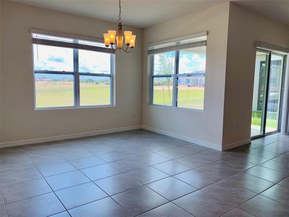 For Rent: $2,380 (3 beds, 2 baths, 1672 Square Feet)