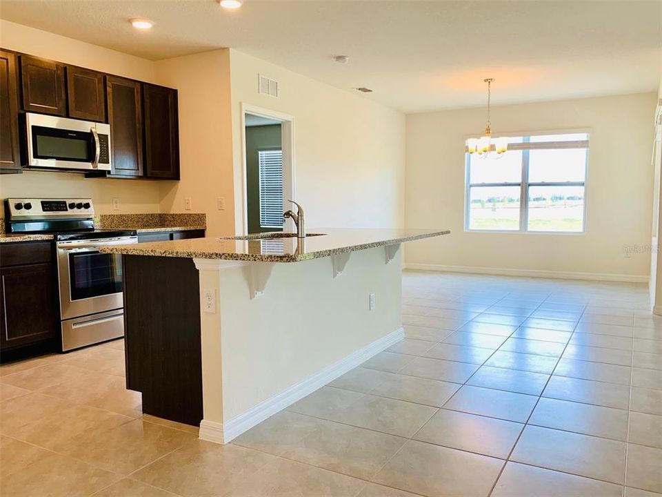 For Rent: $2,380 (3 beds, 2 baths, 1672 Square Feet)