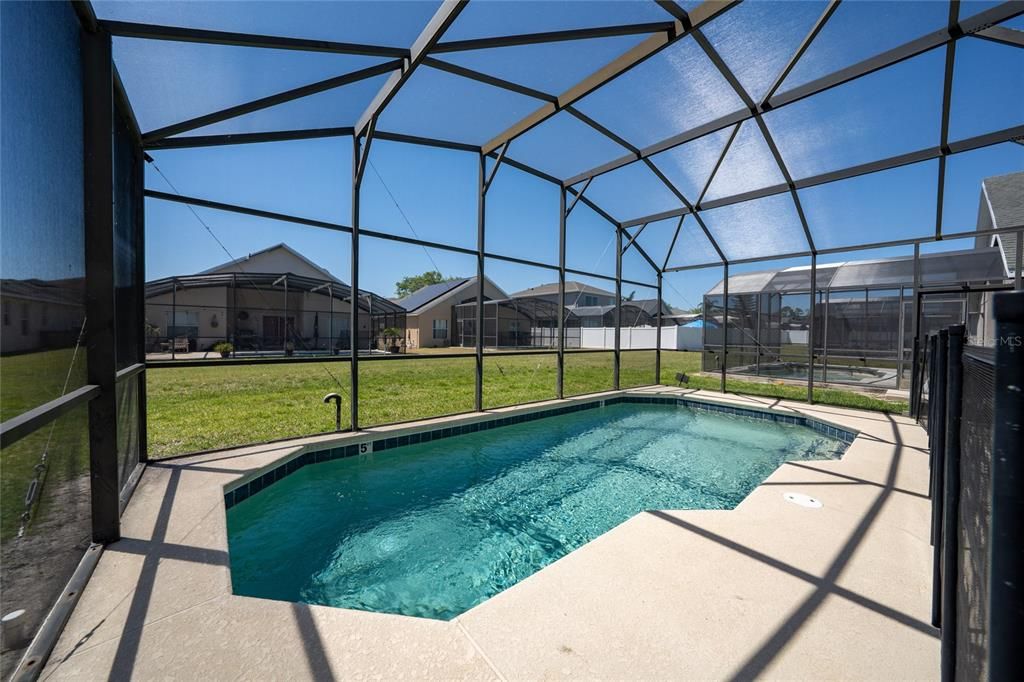 For Sale: $560,000 (5 beds, 3 baths, 2268 Square Feet)