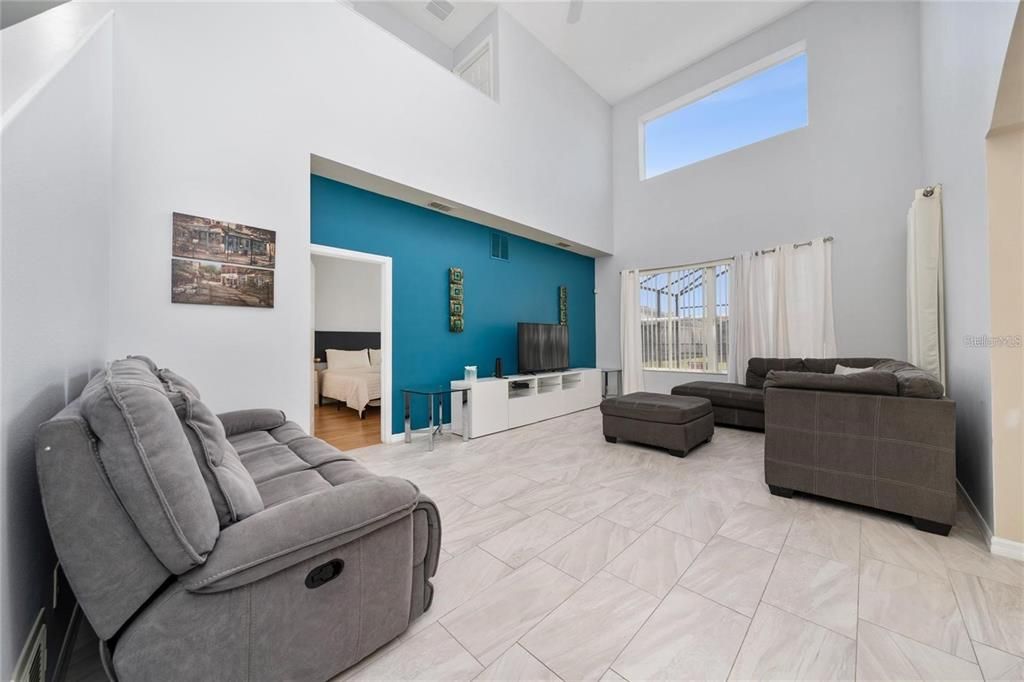 For Sale: $560,000 (5 beds, 3 baths, 2268 Square Feet)