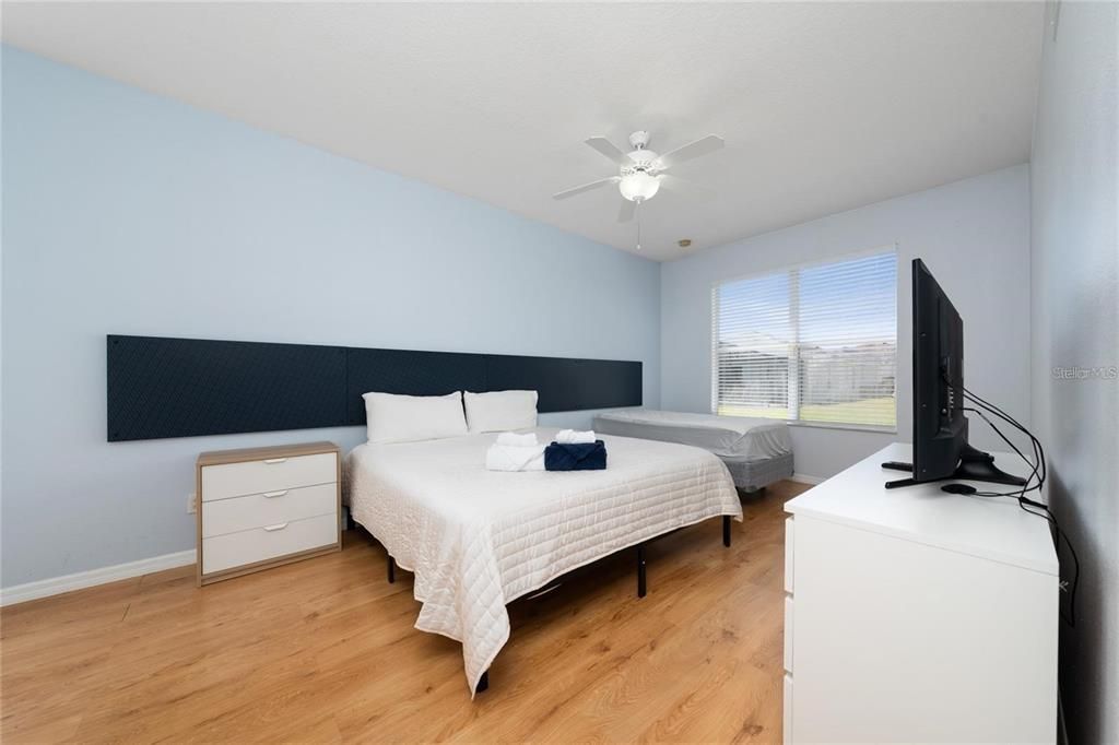 For Sale: $560,000 (5 beds, 3 baths, 2268 Square Feet)