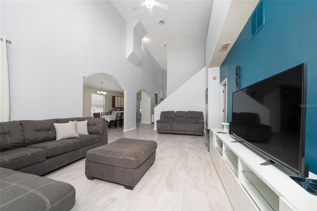 For Sale: $560,000 (5 beds, 3 baths, 2268 Square Feet)