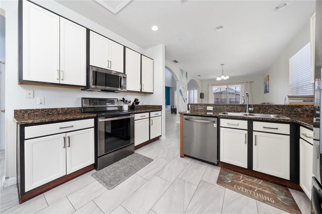 For Sale: $560,000 (5 beds, 3 baths, 2268 Square Feet)