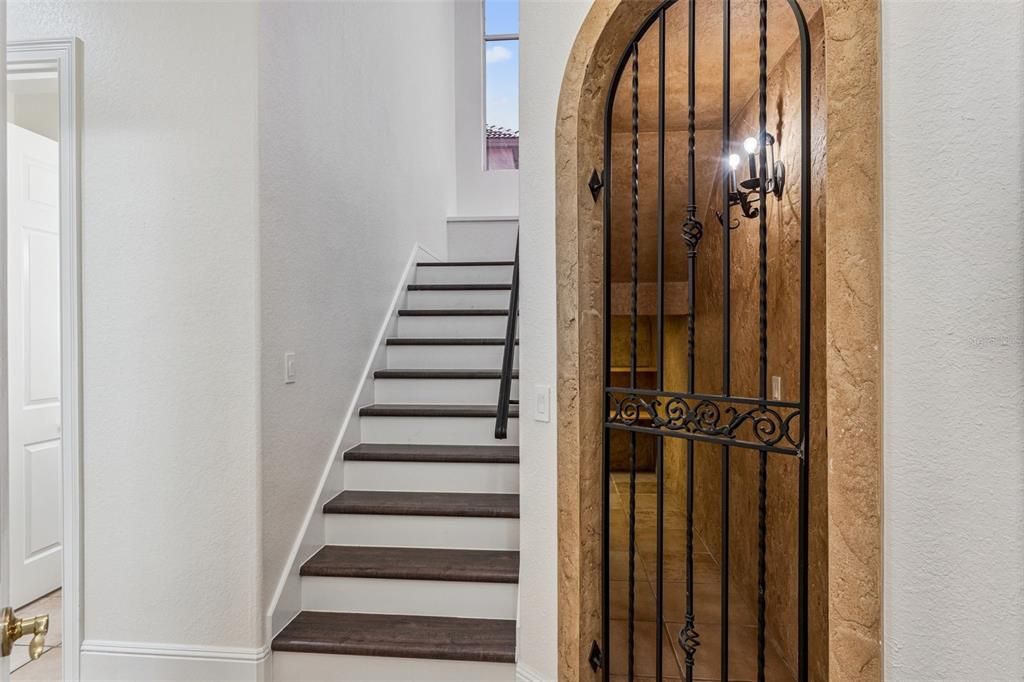 出租: $5,650 (5 贝兹, 5 浴室, 3845 平方英尺)