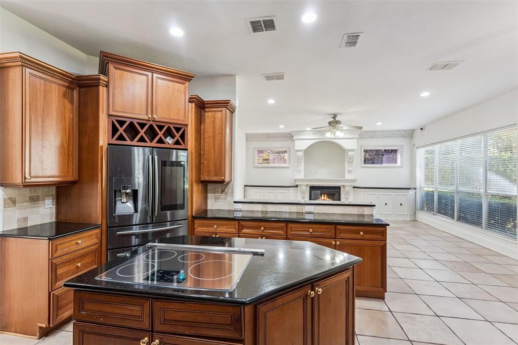 出租: $5,650 (5 贝兹, 5 浴室, 3845 平方英尺)