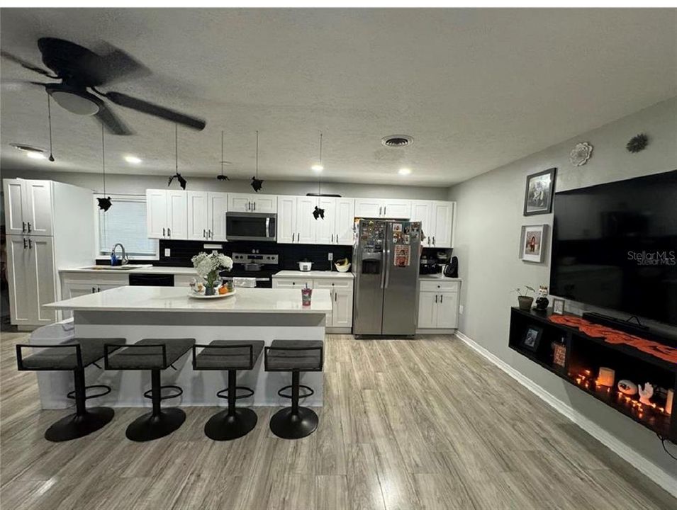 На продажу: $400,000 (3 спален, 2 ванн, 1350 Квадратных фут)