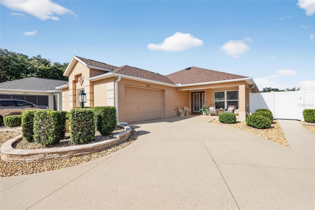 Active With Contract: $425,000 (3 beds, 2 baths, 1635 Square Feet)